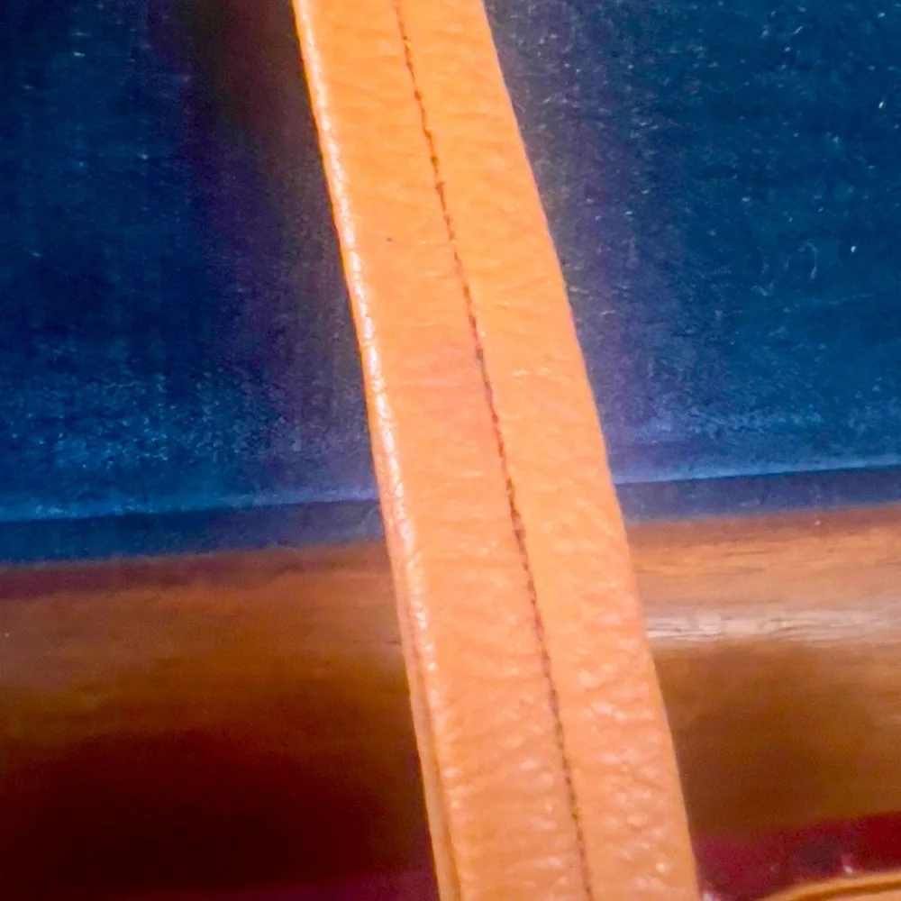 Hobo Apricot Brown Leather Bucket Bag - Picture 8 of 9